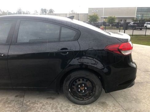 Used 2017 Kia Forte LX image 23