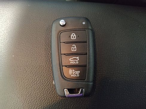 Used 2024 Hyundai Elantra SE FWD image 32
