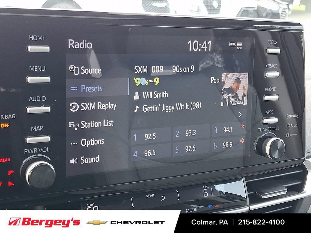 Used 2023 Toyota Sienna XLE AWD/4WD image 21