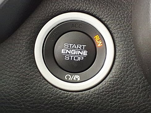 Used 2020 RAM 1500 Big Horn RWD image 19