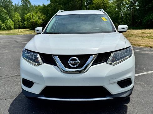 Used 2016 Nissan Rogue S w/ Appearance Package AWD/4WD image 2