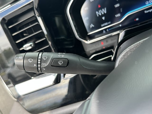 Used 2023 Chevrolet Silverado 1500 LT AWD/4WD image 27