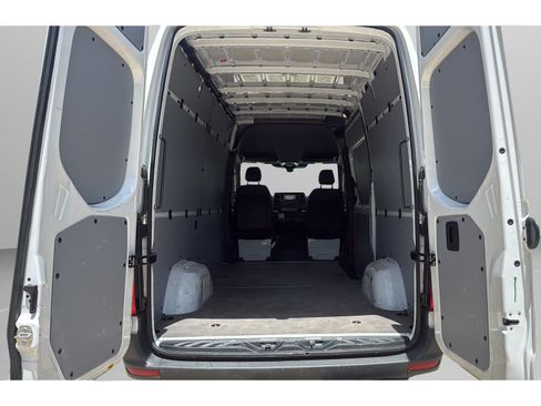 Used 2025 Mercedes-Benz Sprinter 2500 image 11