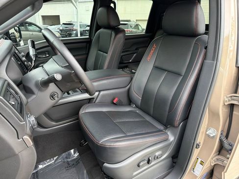 Used 2023 Nissan Titan PRO-4X w/ Pro-4x Convenience Package image 31