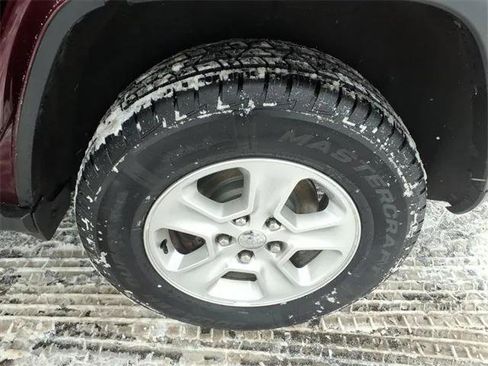 Certified 2016 Jeep Grand Cherokee Laredo w/ Quick Order Package 23E image 14