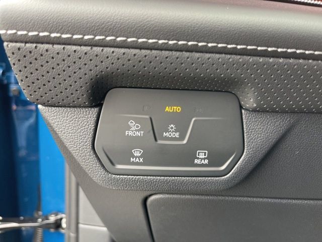 New 2025 Volkswagen Atlas Cross Sport SEL Premium R-Line AWD/4WD image 20
