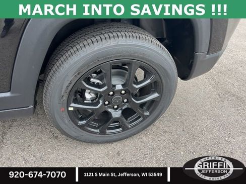 New 2025 Jeep Compass Latitude w/ Sun & Sound Group image 13