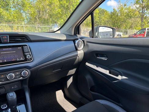 Used 2025 Nissan Versa SV FWD image 32
