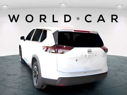 Used 2025 Nissan Rogue SV image 5