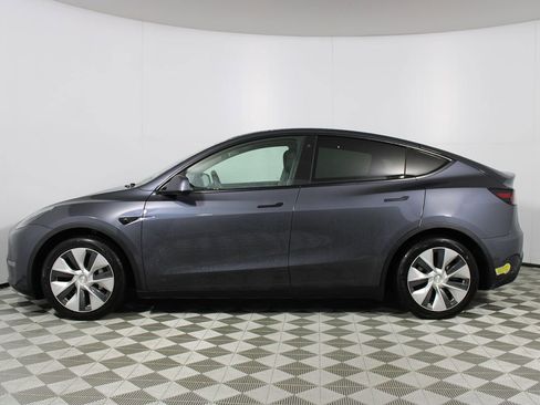Used 2021 Tesla Model Y Long Range image 27