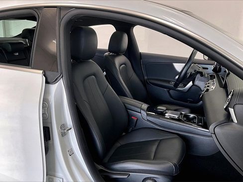 Used 2023 Mercedes-Benz CLA 250 4MATIC image 7