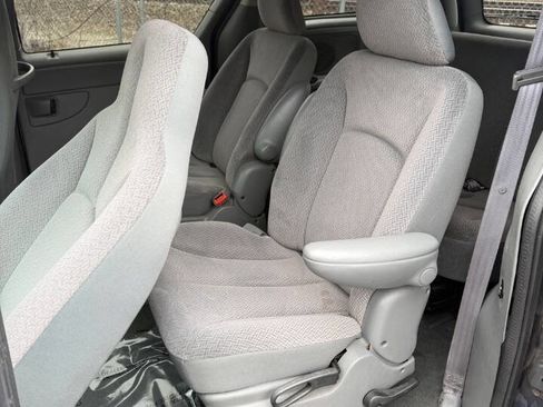 Used 2005 Dodge Caravan SXT image 14