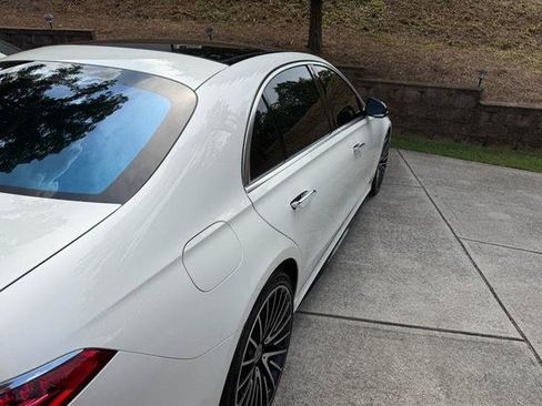 Used 2022 Mercedes-Benz S 580 4MATIC Sedan image 3