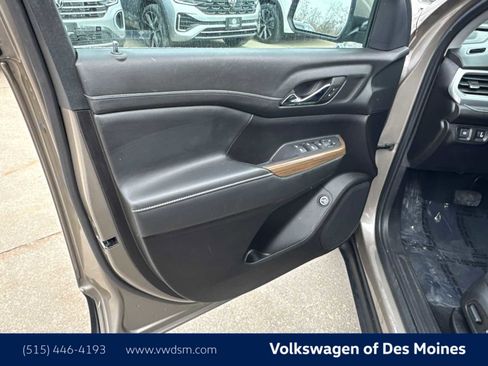 Used 2023 GMC Acadia SLE w/ Driver Convenience Package image 21