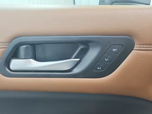 Used 2024 Nissan Pathfinder Platinum FWD image 22