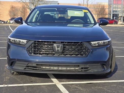 Certified 2023 Honda Accord EX image 13