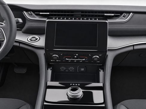 Used 2023 Jeep Grand Cherokee L Laredo AWD/4WD image 14