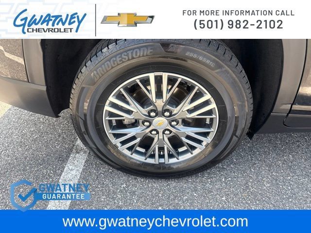 Used 2024 Chevrolet Traverse LT FWD image 11