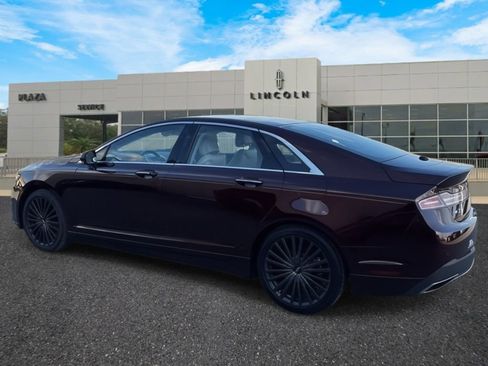 Used 2017 Lincoln MKZ Reserve image 4