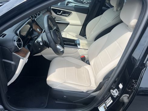 Used 2024 Mercedes-Benz GLC 300 image 16