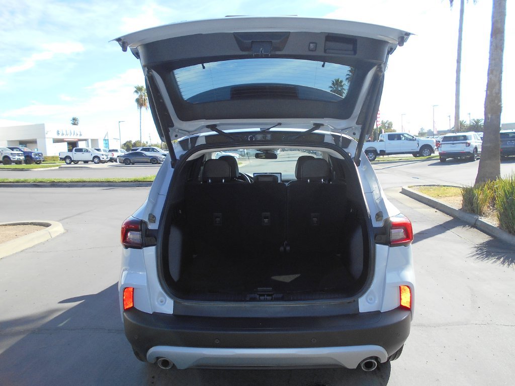 Used 2025 Ford Escape Platinum AWD/4WD image 12