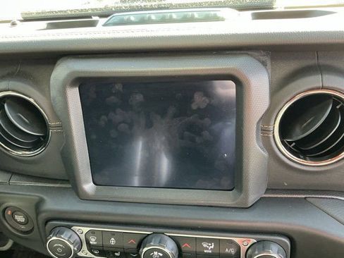 Used 2022 Jeep Wrangler Unlimited Sahara image 21