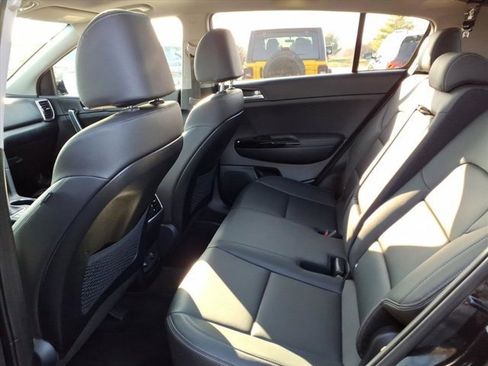 Used 2022 Kia Sportage EX image 26