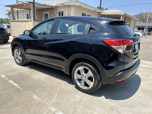 Used 2020 Honda HR-V LX image 2