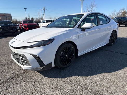 New 2026 Toyota Camry SE image 4
