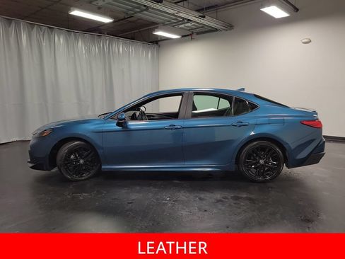 Used 2026 Toyota Camry SE w/ Convenience Package FWD image 5