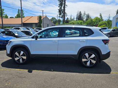 Used 2025 Volkswagen Taos S AWD/4WD image 2