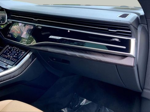 Used 2021 Audi Q8 Premium Plus w/ Premium Plus Package AWD/4WD image 18