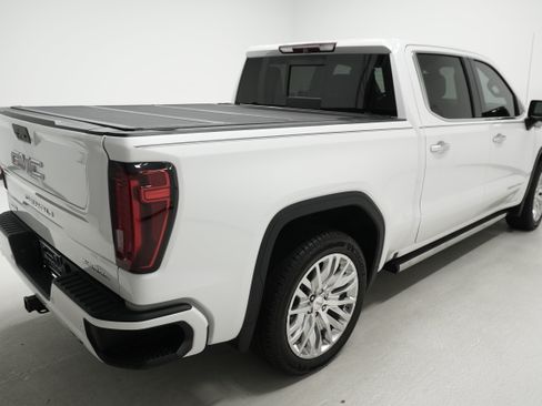 Used 2019 GMC Sierra 1500 Denali w/ Denali Ultimate Package AWD/4WD image 4