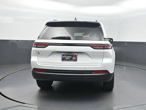 Used 2023 Jeep Grand Cherokee Altitude RWD image 27