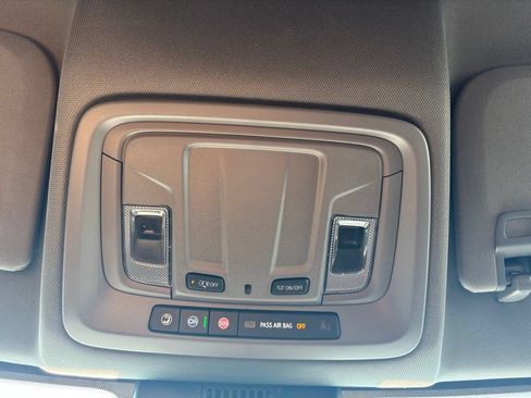 Used 2025 Chevrolet Silverado 1500 LT AWD/4WD image 25