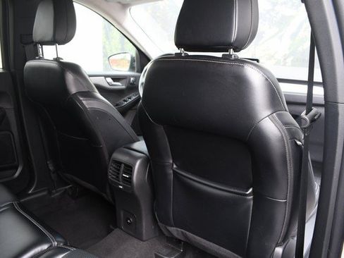 Used 2025 Ford Escape Platinum AWD/4WD image 27
