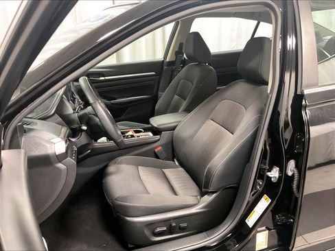 Certified 2023 Nissan Altima 2.5 SV w/ SV Premium Package image 10