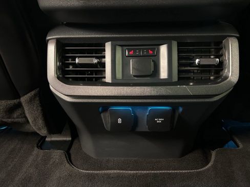 Used 2024 Ford F150 Platinum w/ Equipment Group 702A High AWD/4WD image 40