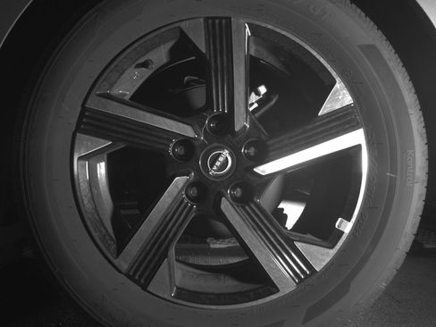 Used 2025 Nissan Sentra SV image 14