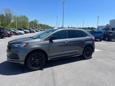 Used 2023 Ford Edge SE w/ Black Appearance Package AWD/4WD image 2
