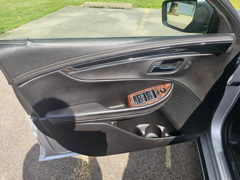 Used 2014 Chevrolet Impala LTZ FWD image 23