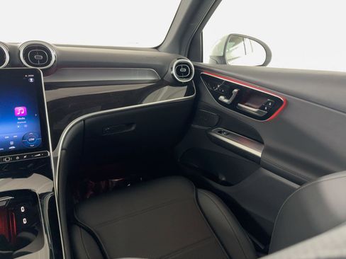 Certified 2025 Mercedes-Benz GLC 300 image 29