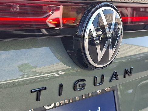 Certified 2026 Volkswagen Tiguan SE R-Line FWD image 31