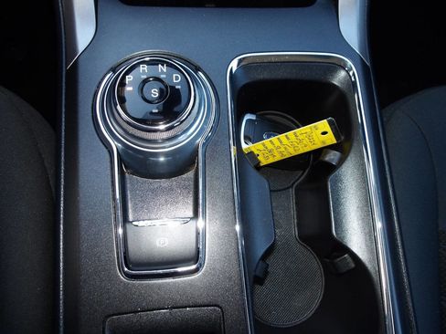 Used 2019 Ford Fusion SE image 21