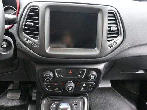 Used 2021 Jeep Compass Trailhawk AWD/4WD image 16