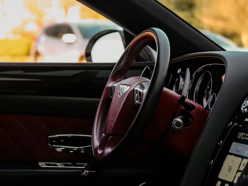 Used 2018 Bentley Flying Spur S V8 image 59