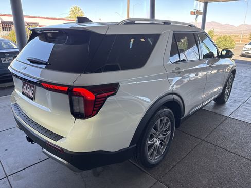 New 2026 Ford Explorer Platinum image 4