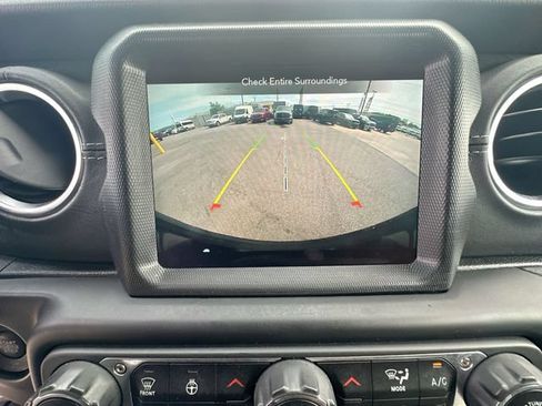 Used 2021 Jeep Wrangler Unlimited Sahara w/ Cold Weather Group AWD/4WD image 19