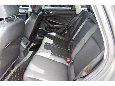 Used 2019 Volkswagen Jetta SEL w/ Cold Weather Package image 12