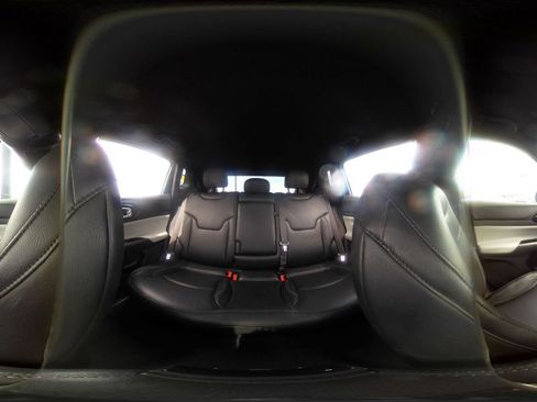 Used 2025 Jeep Compass Limited image 43